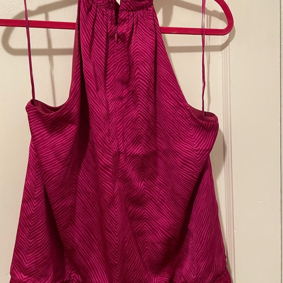 Ann Taylor size 10 halter style pullover with zippered back , shirt sleeve top - Picture 2 of 2